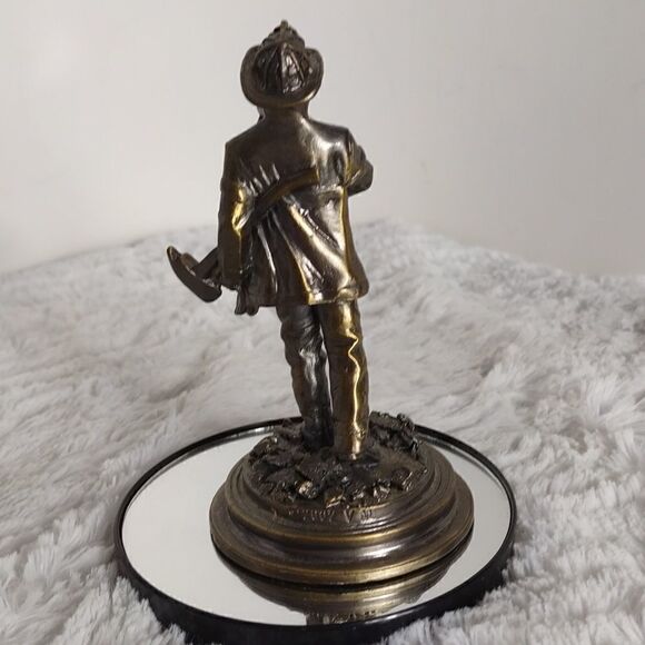 Red Hats Of Courage "Duty Calls" Pewter Statue - Picture 4 of 6